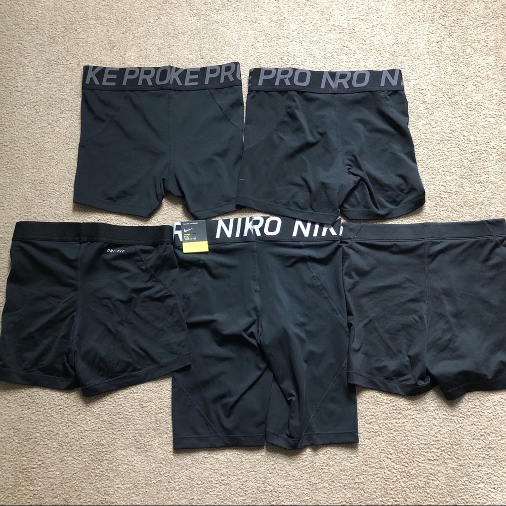 One pair of small Nike pro spandex - Picture 4 of 4